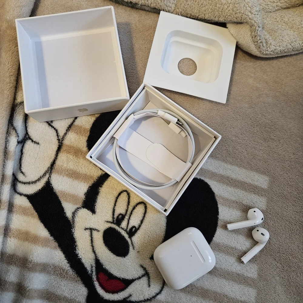 Apple AirPods Wireless Earbuds